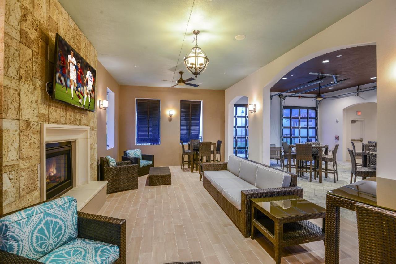 8 Bedroom, 6 Bathroom Upscale Villa Near All The Fun In Kissimmee Exterior photo